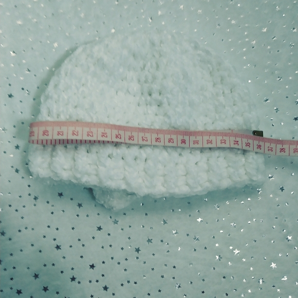 Crochet beautiful  sweater and hat with Baby Velvet yarn. - Picture 2 of 7